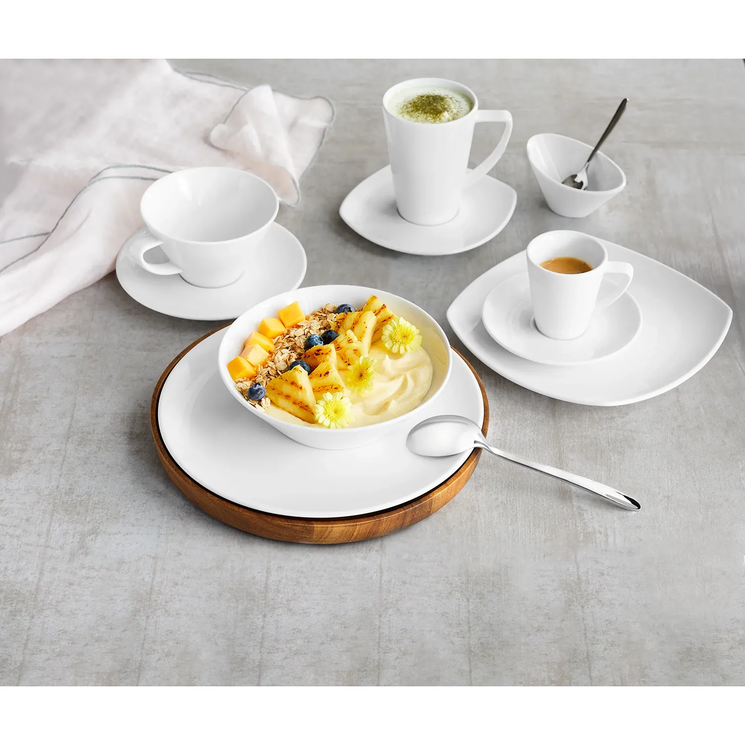 Bauscher Options Impressionsbild Tassen auf Unterteller und Schale mit Speisen